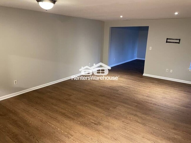 Building Photo - 1331 Stockett Square