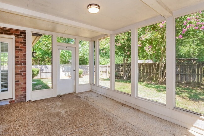 Building Photo - 320 Terry Rd