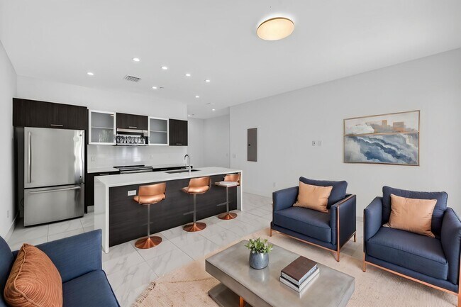 Building Photo - 1044 NE 18th Ave