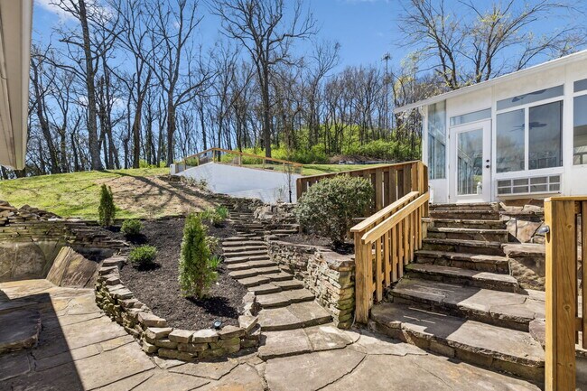 Building Photo - 4604 Mountainview Dr