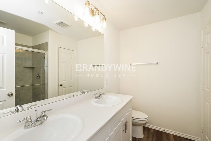 Building Photo - 2800 Pecan Pk Dr