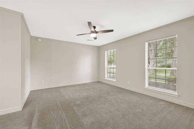 Building Photo - 5702 Vestavia Dr