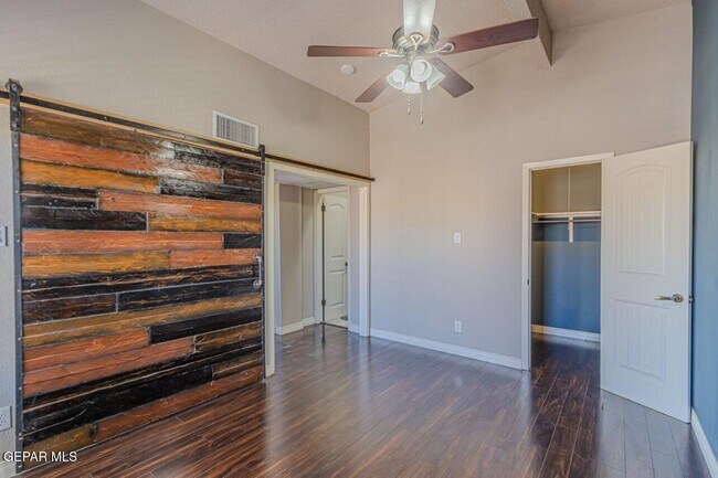 Building Photo - 11105 La Quinta Pl