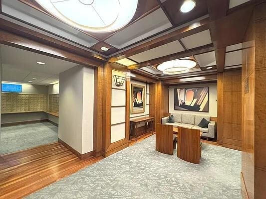 Building Photo - 350 W 50th St