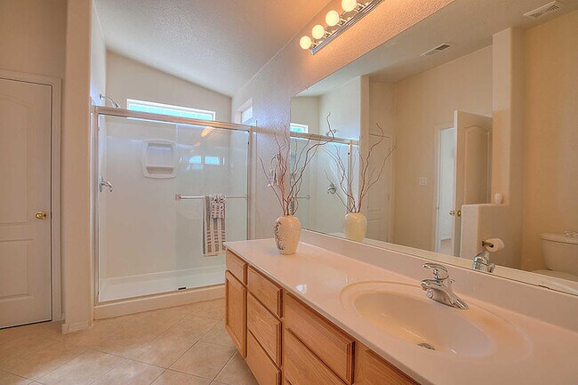 Building Photo - Ventana Ranch Gem! 3 Bedroom 2 Bath. Gate Community! Single Story with Large Backyard.