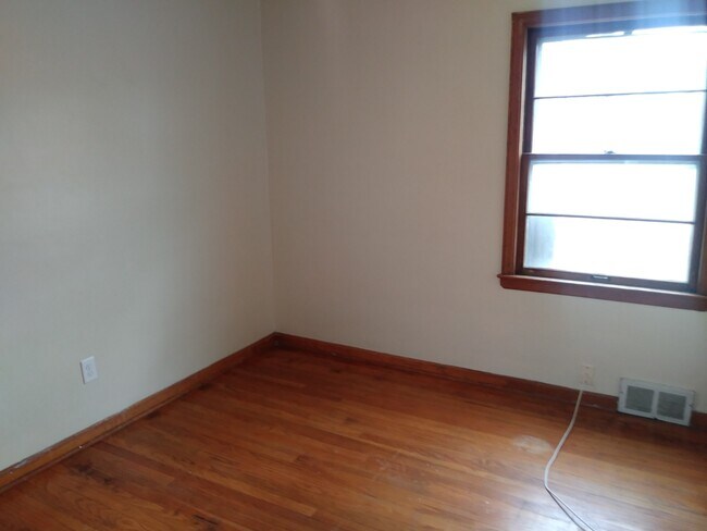 Building Photo - 4612-14 N 46th St