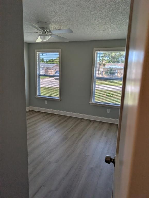 Building Photo - 3015 Sabal Palm Dr