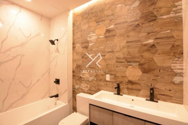 Building Photo - 2 bedroom in BROOKLYN NY 11221