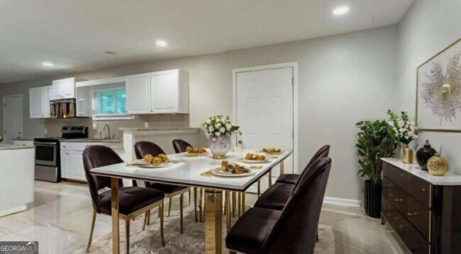 Building Photo - 3409 Hyland Dr