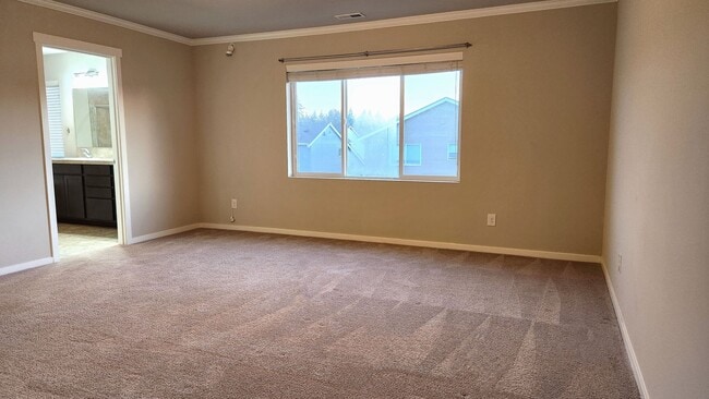 Building Photo - Luxury living in Lacey!