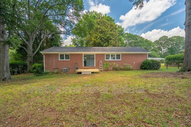 Building Photo - 1248 Cliffwood Dr