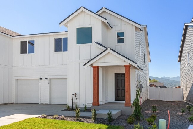 Primary Photo - Lease special, save $900.00 if you sign an...