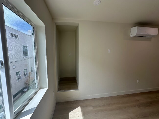 Building Photo - 616 A