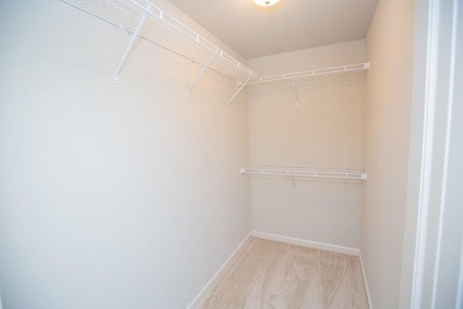 Building Photo - 370 Turtle Creek Dr