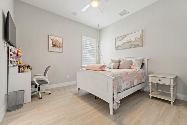 Building Photo - 12955 SW Kanner Hwy