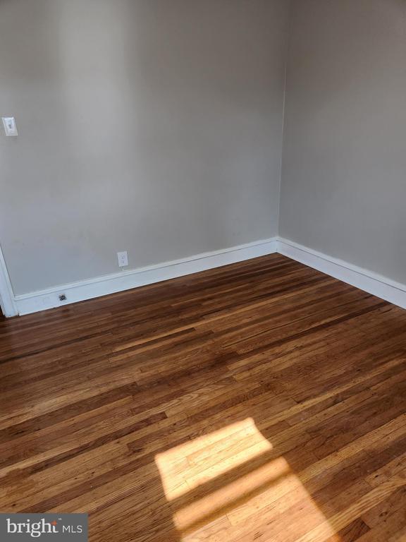 Building Photo - 810 Rundale Ave