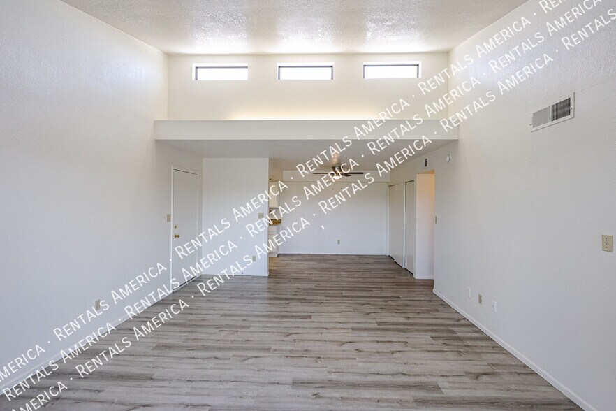 Building Photo - 6480 N 82nd St