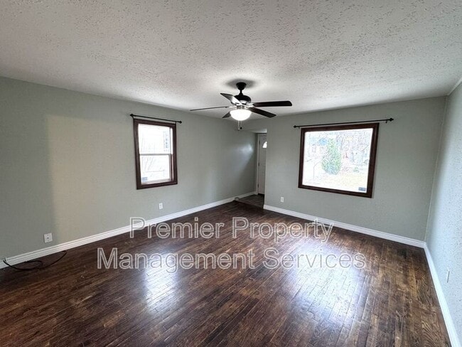 Building Photo - 427 Miles Ave