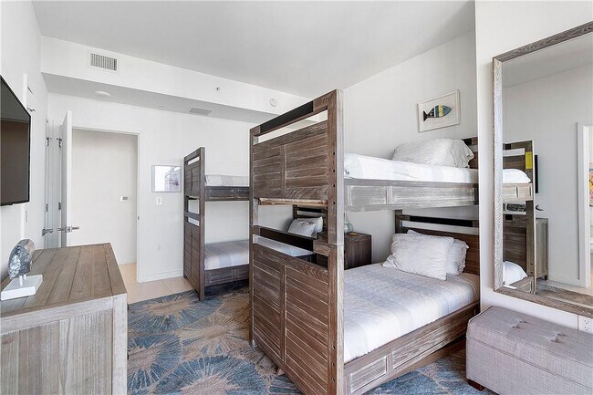 Building Photo - 2200 N Ocean Blvd