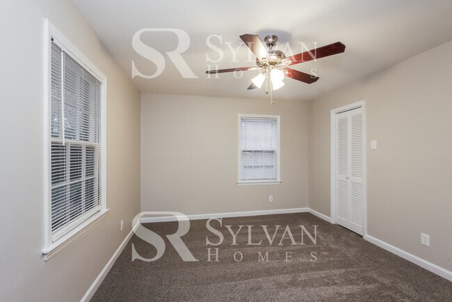 Building Photo - Carve Out a Great Life Here!