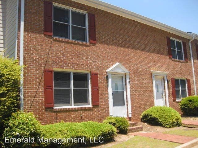 Primary Photo - 2150 Kings Gate Cir SW