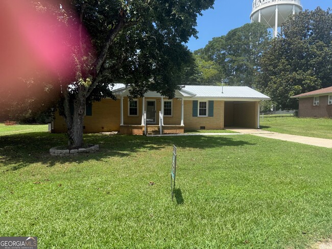 Primary Photo - 201 Pecan Dr