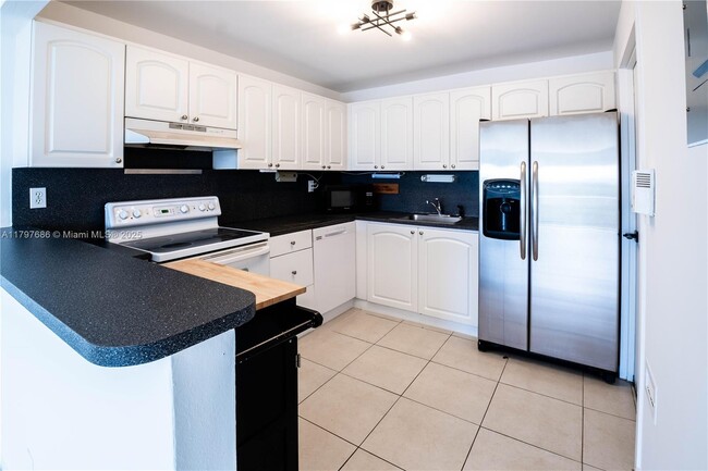 Primary Photo - 1220 71st St