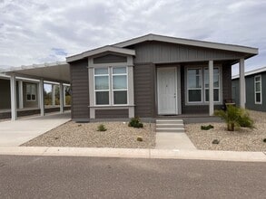 Building Photo - 2501 W Wickenburg Way