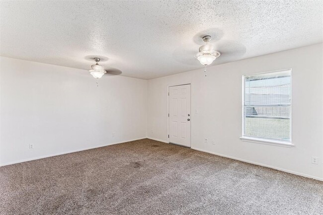 Building Photo - 1405 SW 77th Terrace
