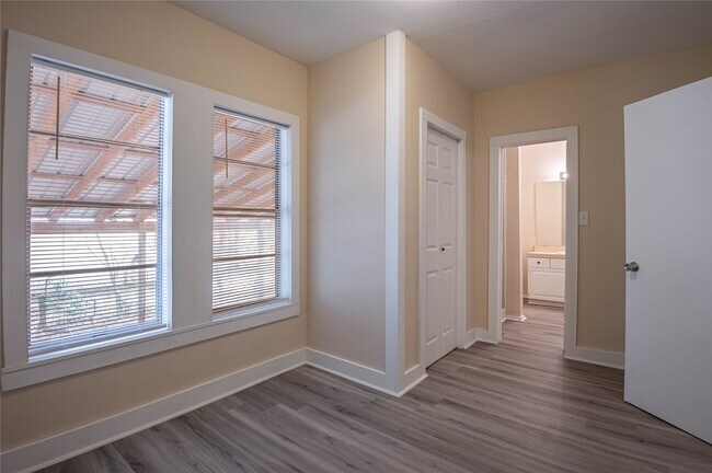 Building Photo - 308 Kelley Blvd