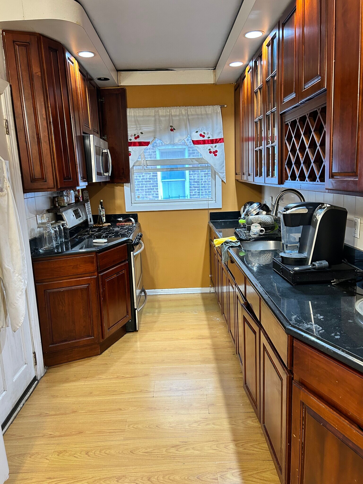 Gas stove , built in microwave, oven - 2370 64th St