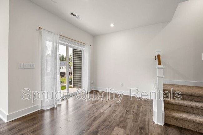 Building Photo - 4004 Upshur Ct
