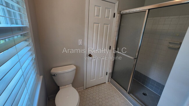 Building Photo - 829 Bradford Ct SW