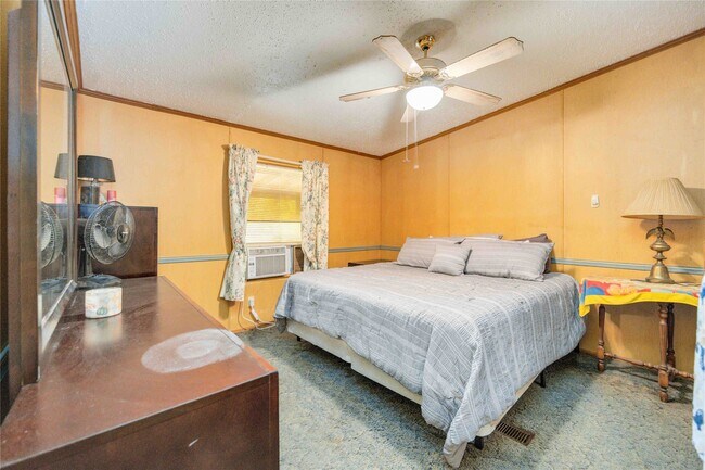 Building Photo - 20314 Great Lake St