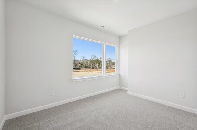 Building Photo - 228 Oak Summit Pl