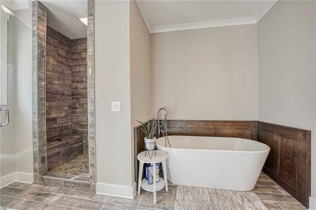 Building Photo - 984 Memorial Walk SE