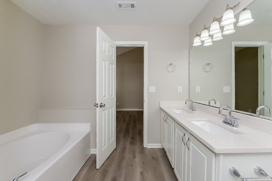 Building Photo - 3109 Canter Ct NE