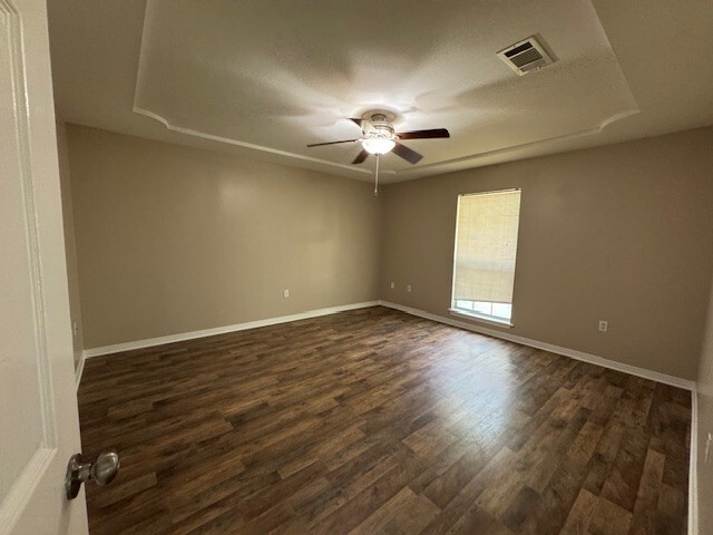 Building Photo - 829 Eden Oaks Dr
