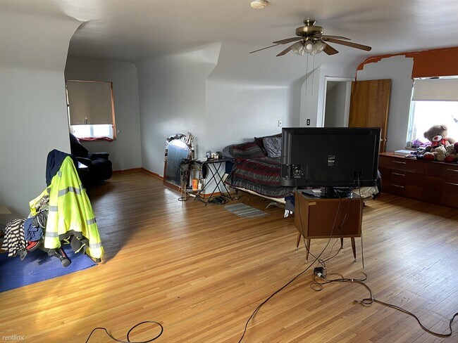 Building Photo - 3 br, 2.5 bath House - 17134 Sunderland Rd