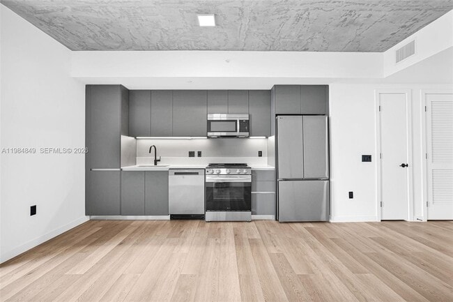 Building Photo - 307 SW 5th St