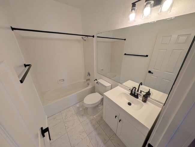 Building Photo - 10180 Delray Beach Ave