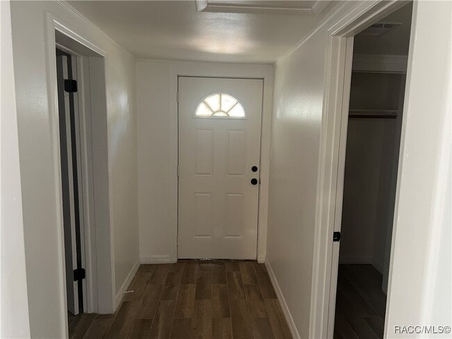 Building Photo - 8 W Murray St