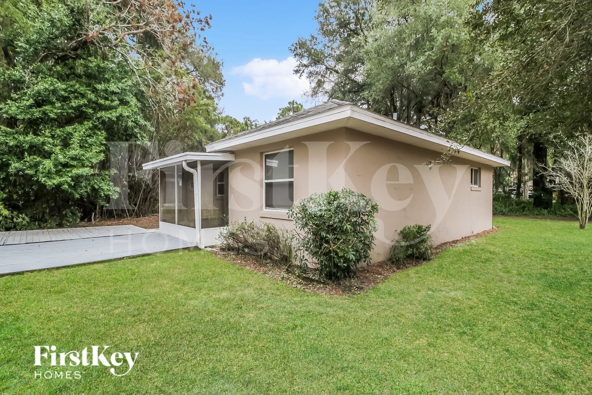 Building Photo - 31111 Oakmont Ave