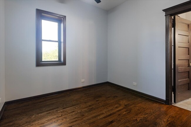 Building Photo - 442-444 E 48th St