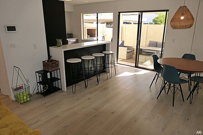 Building Photo - Mountain Shadows AMAZING villa, Seasonal OR Long Term