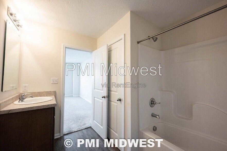 Building Photo - 10828 Penwell Wy