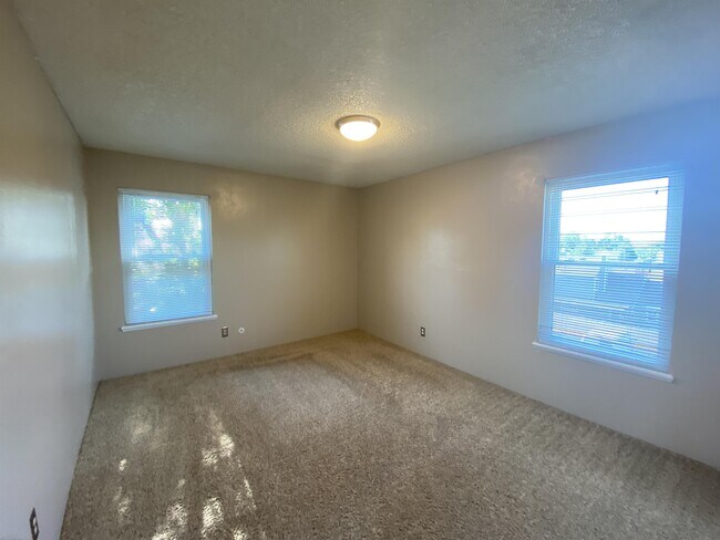 Building Photo - 4866 S Dudley St