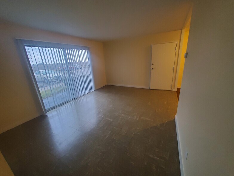 Building Photo - 1532 Hobson Dr