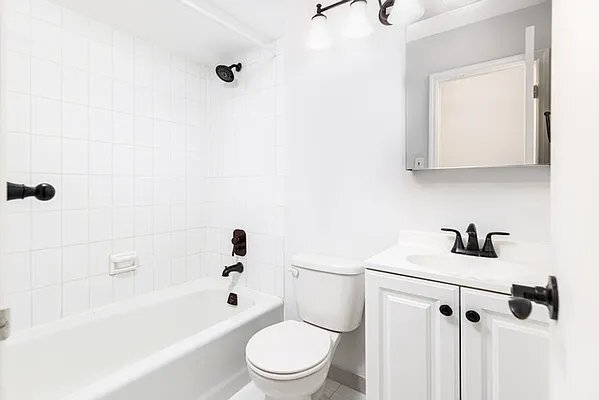 Building Photo - 222 E 14th St