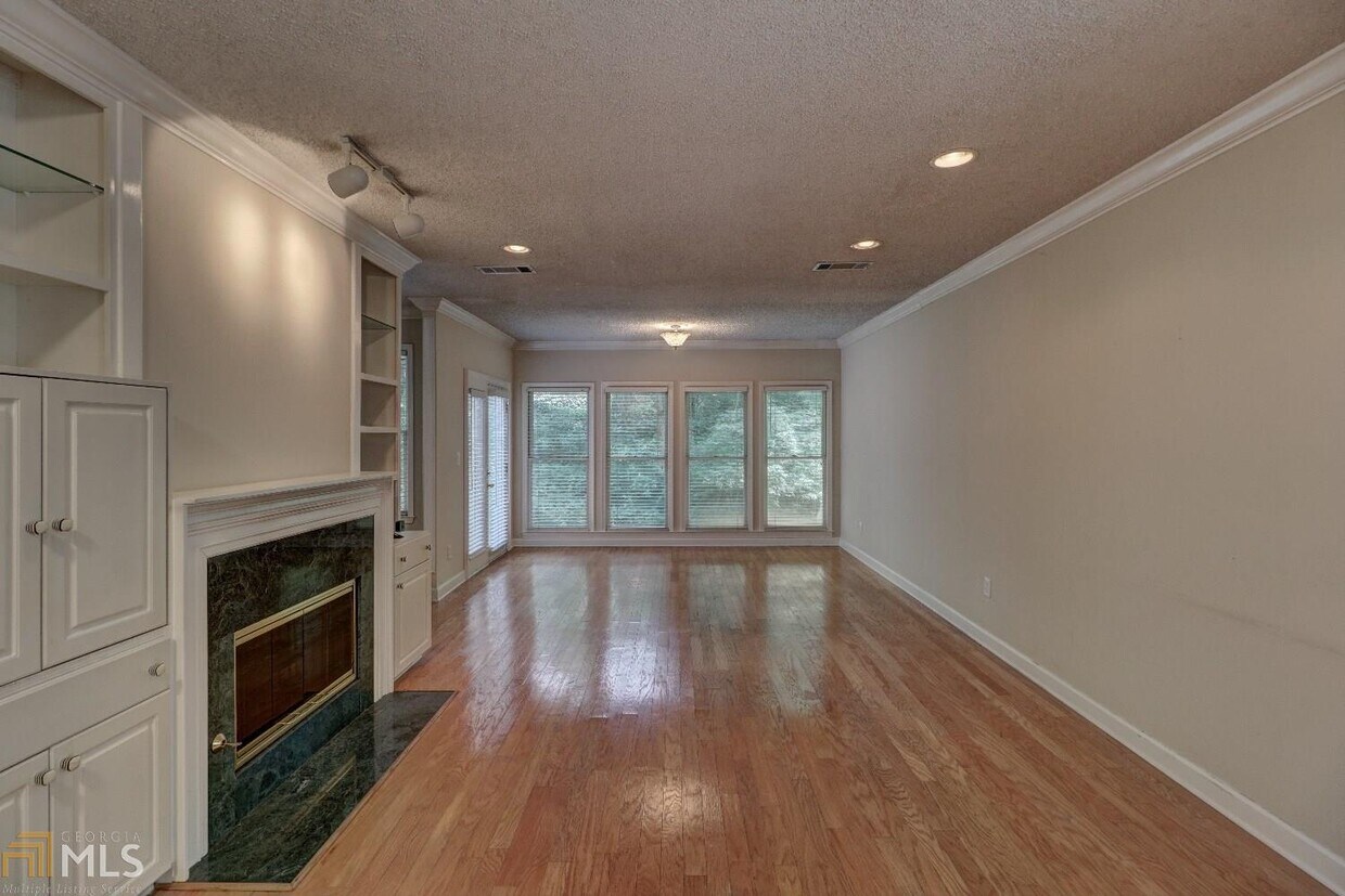 3915 Ashford Lake Ct Ne Atlanta Ga Apartment Finder